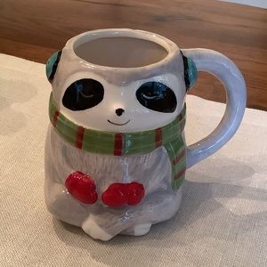 Raccoon in winter Mug